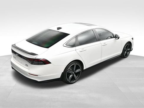 Used 2024 Honda Accord Sport image 35