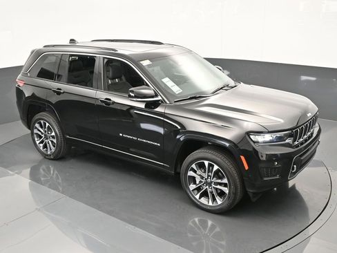 Used 2024 Jeep Grand Cherokee Overland w/ Luxury Tech Group IV image 46
