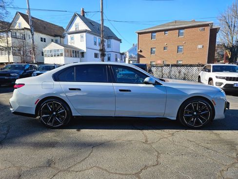 Used 2023 BMW 760i xDrive image 6
