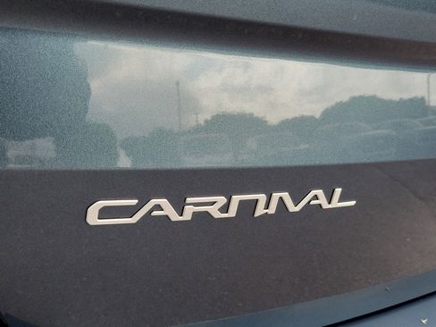 Used 2024 Kia Carnival SX Prestige FWD image 32