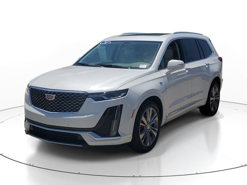 Used 2024 Cadillac XT6 Premium Luxury FWD image 3
