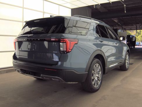 Used 2025 Ford Explorer Active w/ Active Comfort Package AWD/4WD image 19