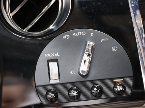 Used 2015 Rolls-Royce Wraith RWD image 33