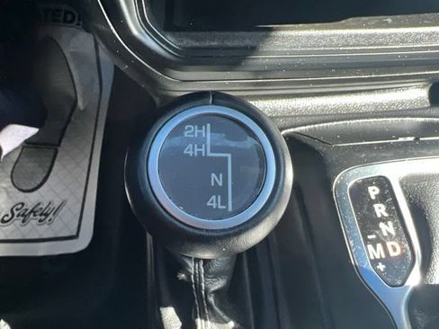 Used 2020 Jeep Wrangler Unlimited Sahara w/ Dual Top Group AWD/4WD image 28