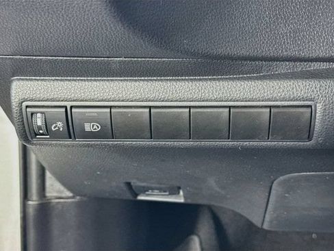 Used 2024 Toyota Corolla LE FWD image 11