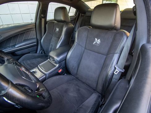 Used 2020 Dodge Charger Scat Pack w/ Dynamics Package RWD image 18