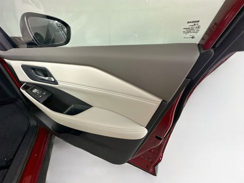 Used 2023 Nissan Rogue SL AWD/4WD image 32