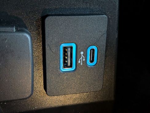 Certified 2024 Ford Explorer ST-Line w/ Class IV Trailer Tow Package image 27