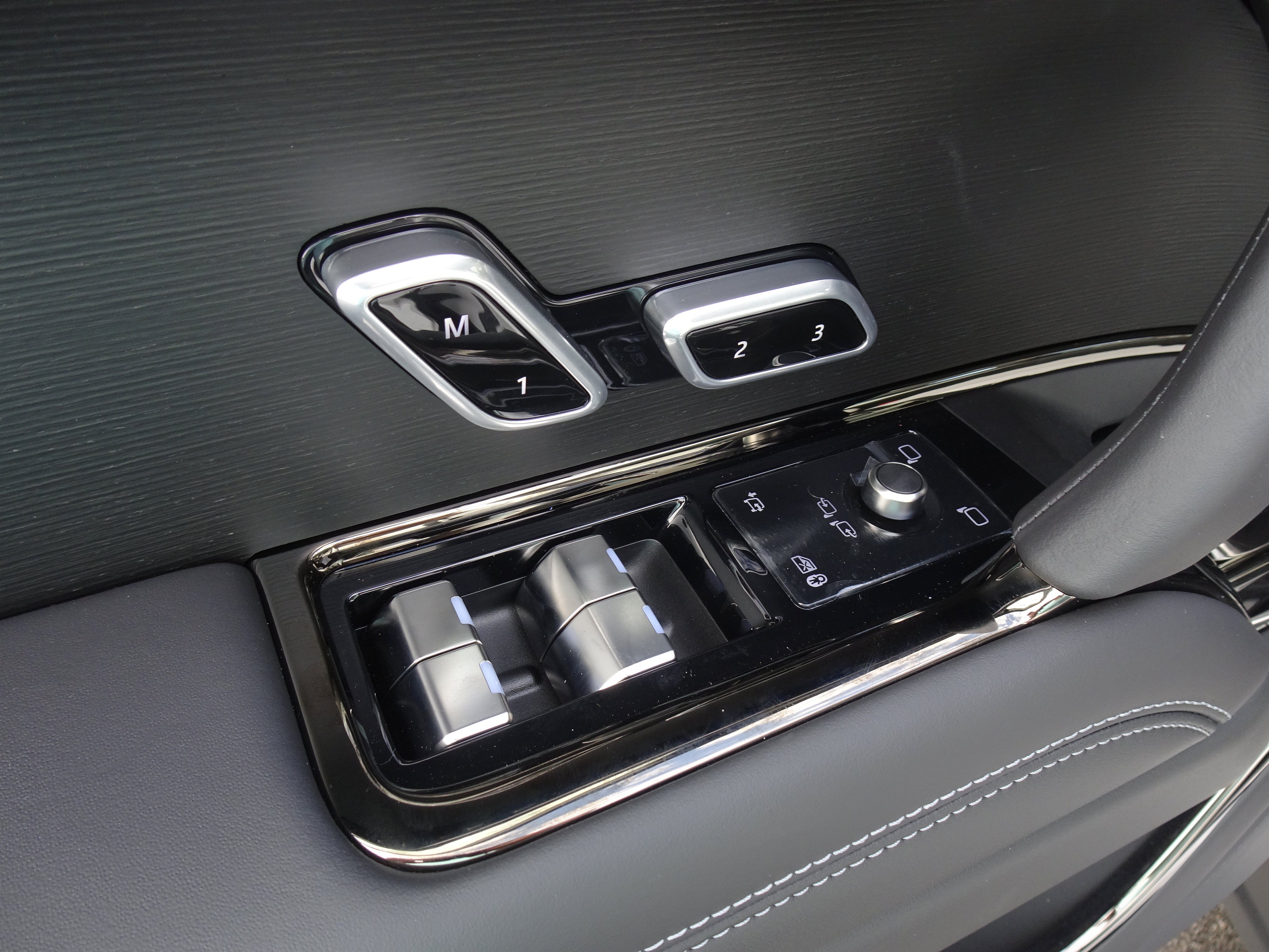 New 2027 Land Rover Range Rover Sport Battersea AWD/4WD image 17