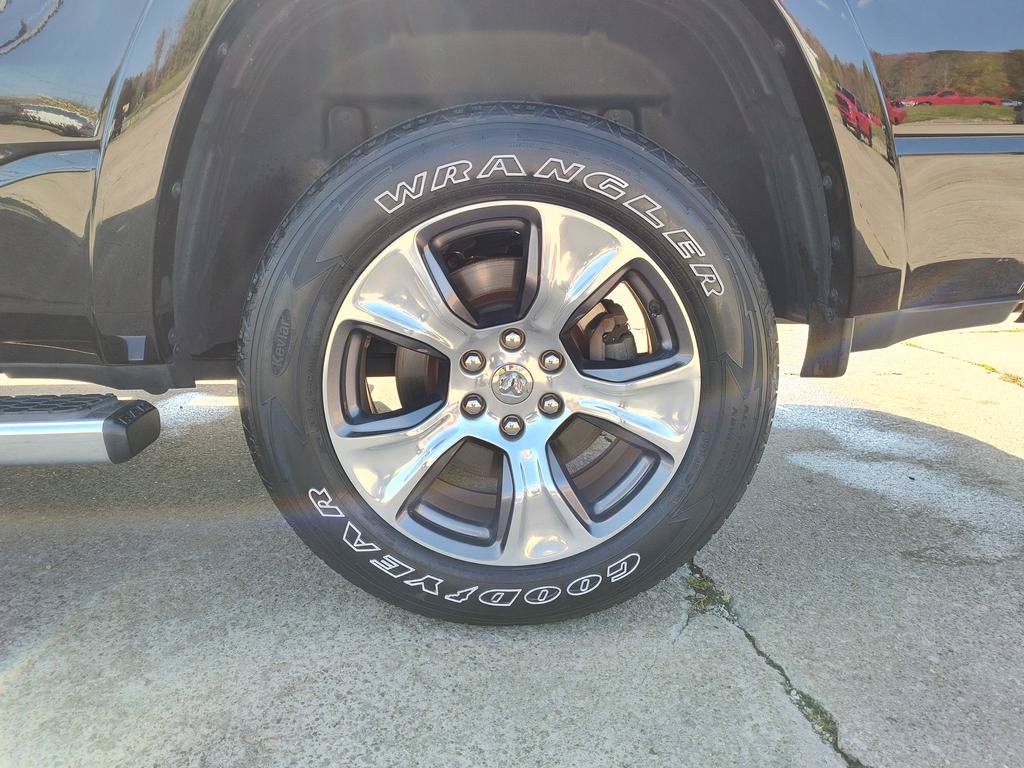 Used 2020 RAM 1500 Laramie AWD/4WD image 10