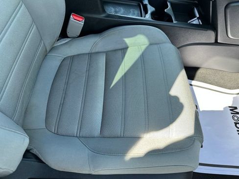 Used 2017 Honda CR-V LX image 29