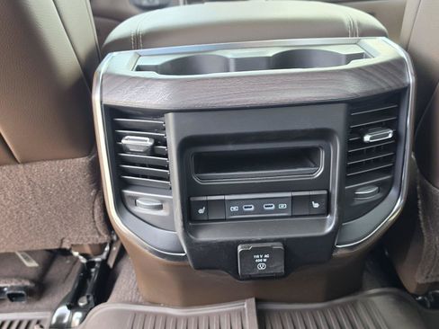 New 2026 RAM 2500 Laramie AWD/4WD image 21