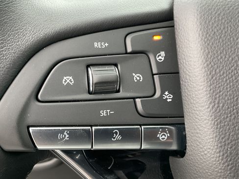 Used 2024 Cadillac Escalade Sport AWD/4WD image 34