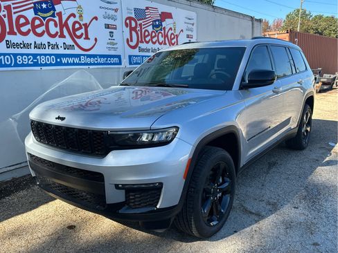 New 2025 Jeep Grand Cherokee L Limited w/ Black Appearance Package image 6
