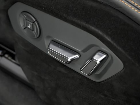 Used 2023 Lamborghini Urus Performante image 30