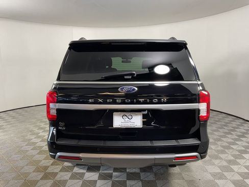 Used 2022 Ford Expedition XLT image 8