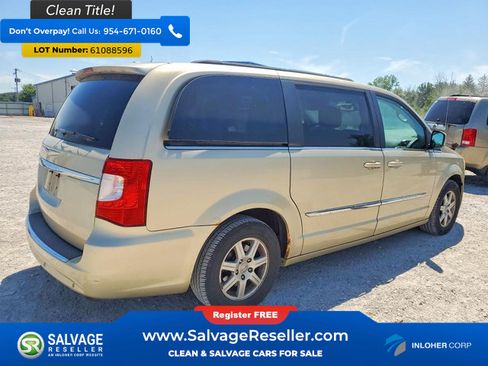Used 2011 Chrysler Town & Country Touring w/ Entertainment Group #1 FWD image 4