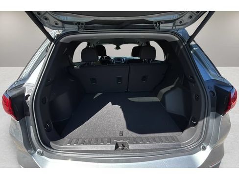 Used 2024 Chevrolet Equinox LT FWD image 32