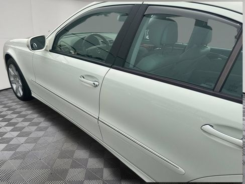 Used 2007 Mercedes-Benz E 350 4MATIC Sedan image 31