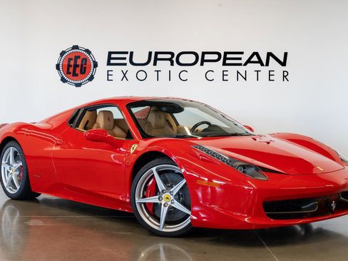 Used 2012 Ferrari 458 Spider image 2
