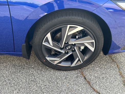 New 2026 Hyundai Elantra Limited image 12