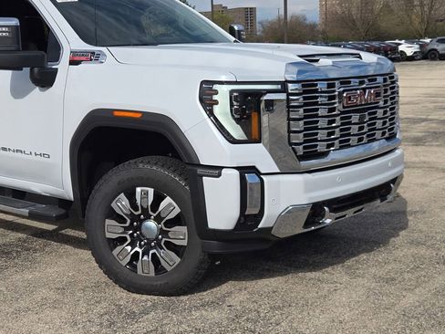 New 2026 GMC Sierra 3500 Denali w/ Denali Reserve Package AWD/4WD image 2