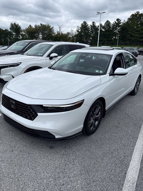 Used 2024 Honda Accord EX image 2