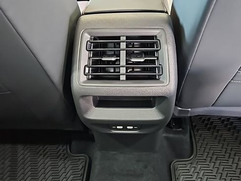 New 2026 Volkswagen Tiguan SE AWD/4WD image 18