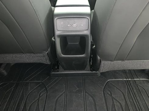 Used 2024 Chevrolet Trax LT w/ Driver Confidence Package FWD image 22