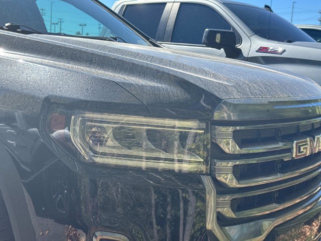 Used 2023 GMC Acadia AT4 w/ Preferred Package AWD/4WD image 3