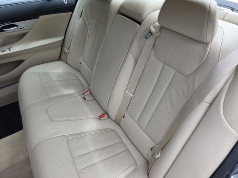Used 2021 BMW 740i RWD image 16