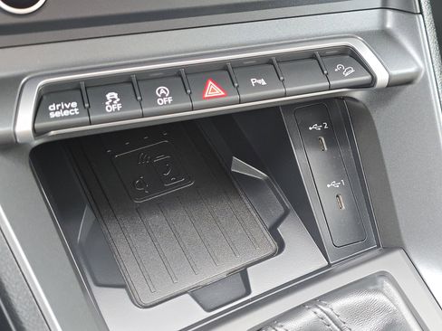 Used 2025 Audi Q3 2.0T Premium w/ Convenience Package image 27