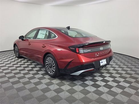 Used 2025 Hyundai Sonata Limited image 6