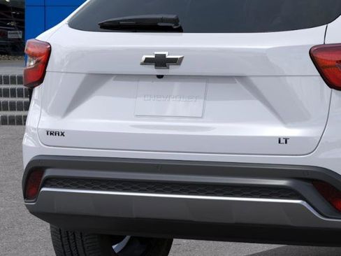 New 2026 Chevrolet Trax LT w/ Driver Confidence Package image 38