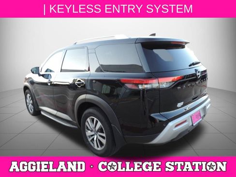 Certified 2023 Nissan Pathfinder SL w/ Lighting Package (N92) image 6