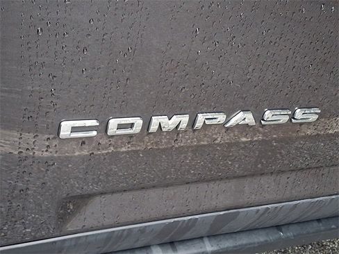 Used 2015 Jeep Compass Limited w/ Sun/Sound Group image 4