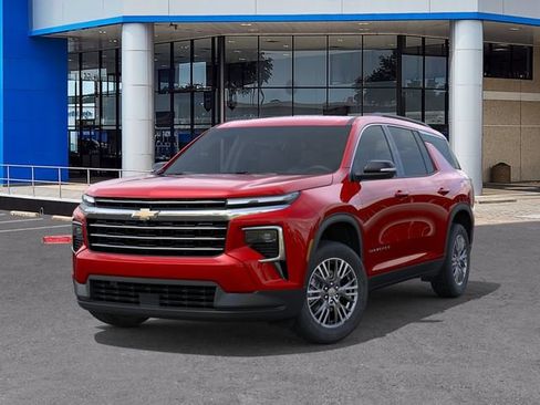 New 2027 Chevrolet Traverse LT w/ Driver Confidence Package FWD image 6