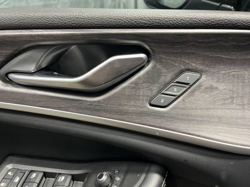 Used 2024 Jeep Grand Cherokee L Limited w/ Luxury Tech Group II image 18