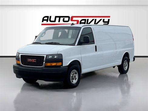 Used 2023 GMC Savana 3500 Extended w/ Driver Convenience Package image 3