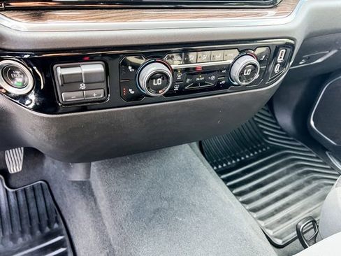 Used 2025 Chevrolet Silverado 1500 LT image 20