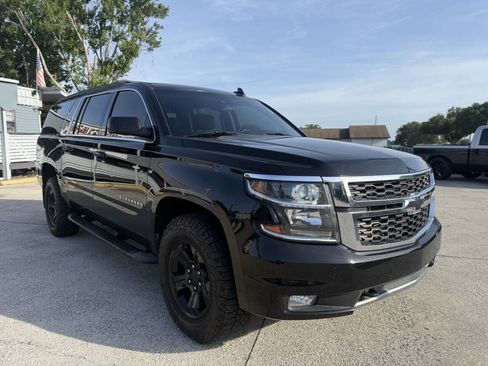 Used 2017 Chevrolet Suburban LT AWD/4WD image 11