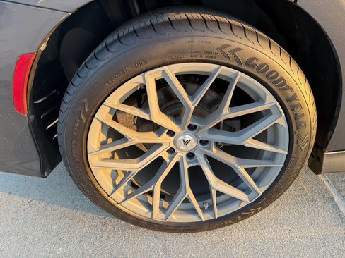 Used 2019 Dodge Charger R/T w/ Plus Group RWD image 9