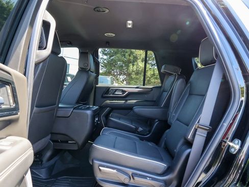 Used 2025 GMC Yukon Elevation w/ LPO, Floor Liner Package AWD/4WD image 37