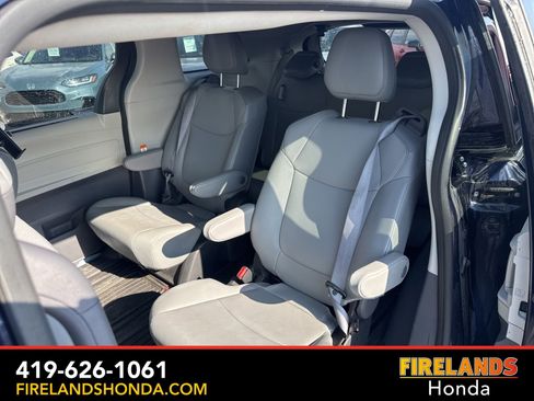 Used 2024 Toyota Sienna XLE image 26