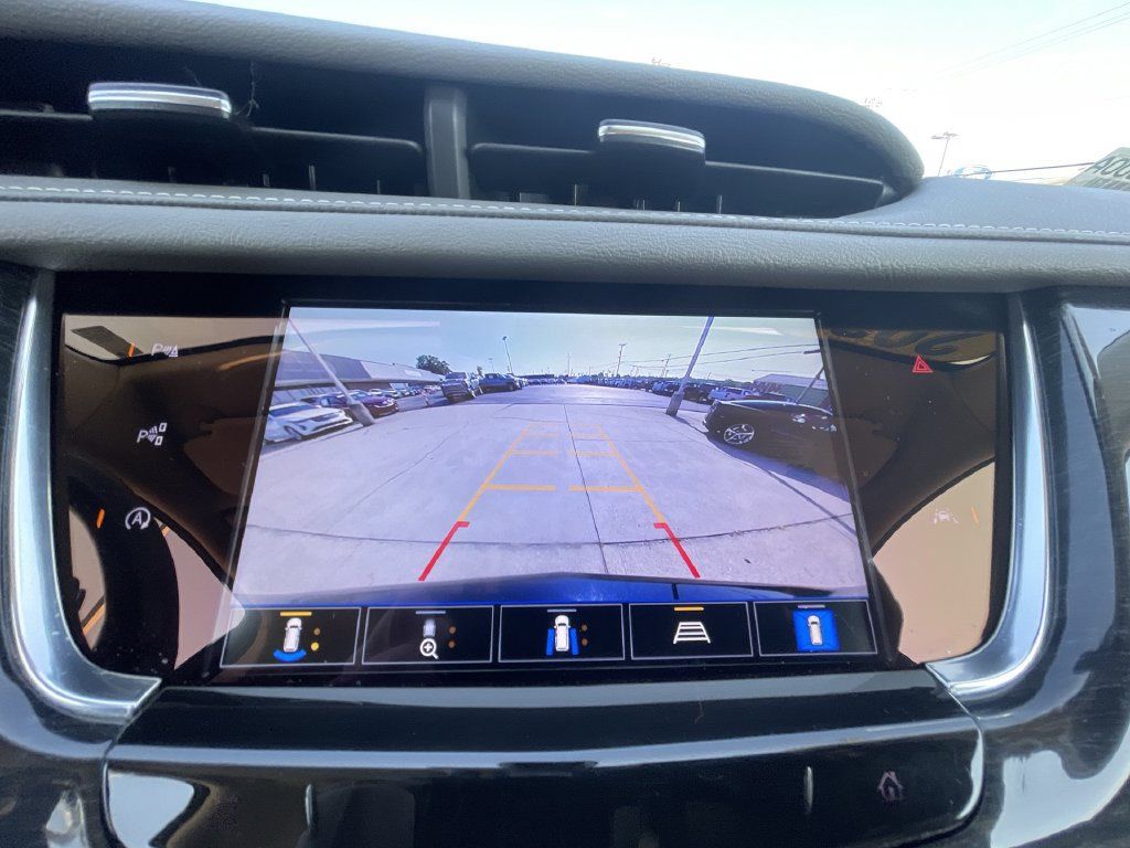 Used 2023 Cadillac XT6 Premium Luxury w/ Technology Package FWD image 14