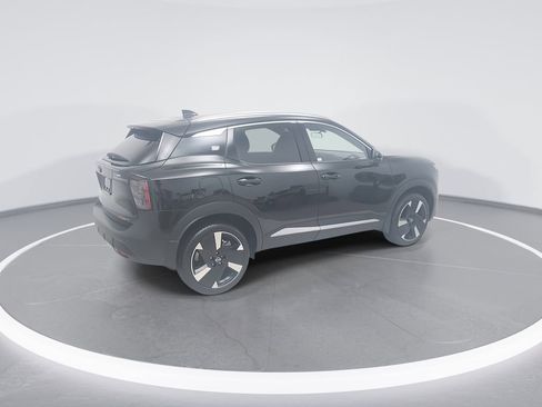 Used 2025 Nissan Kicks SR image 8