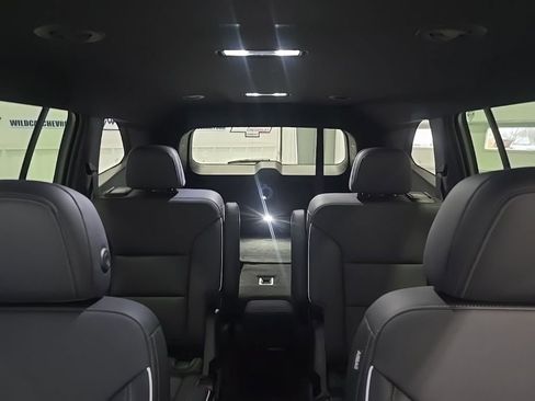 Used 2025 Buick Enclave Preferred image 18