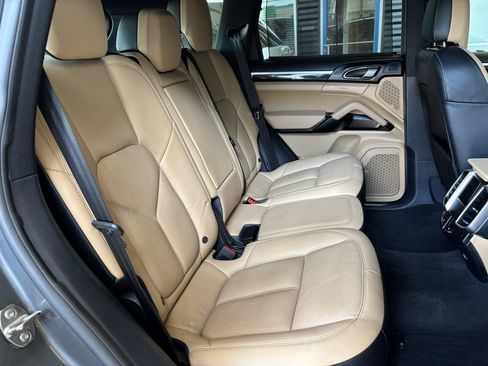 Used 2018 Porsche Cayenne S w/ Premium Package Plus AWD/4WD image 20