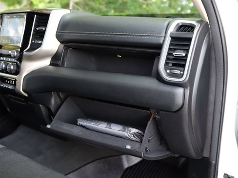 Used 2020 RAM 1500 Laramie AWD/4WD image 40