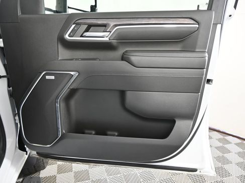 Used 2024 Chevrolet Silverado 2500 LTZ w/ LTZ Plus Package AWD/4WD image 13